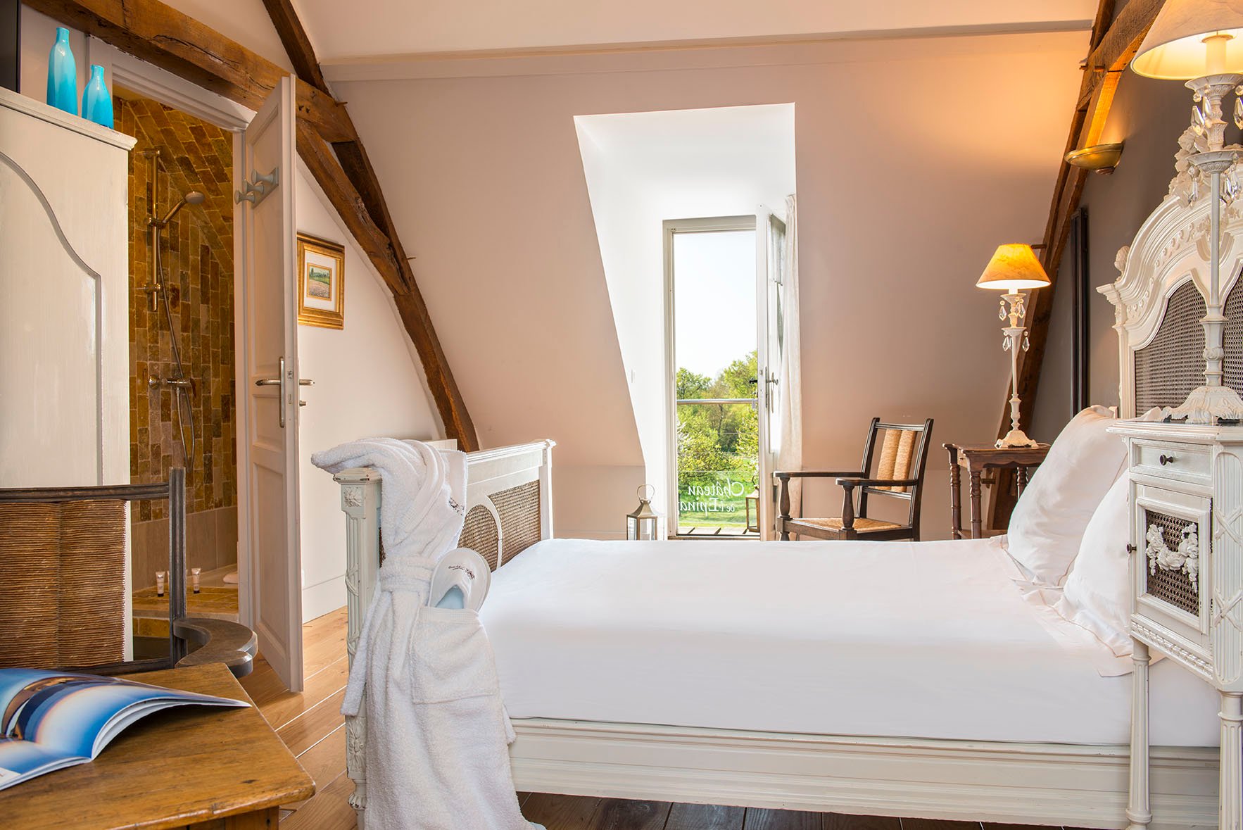 chateau epinay hotel spa restaurant chambre view