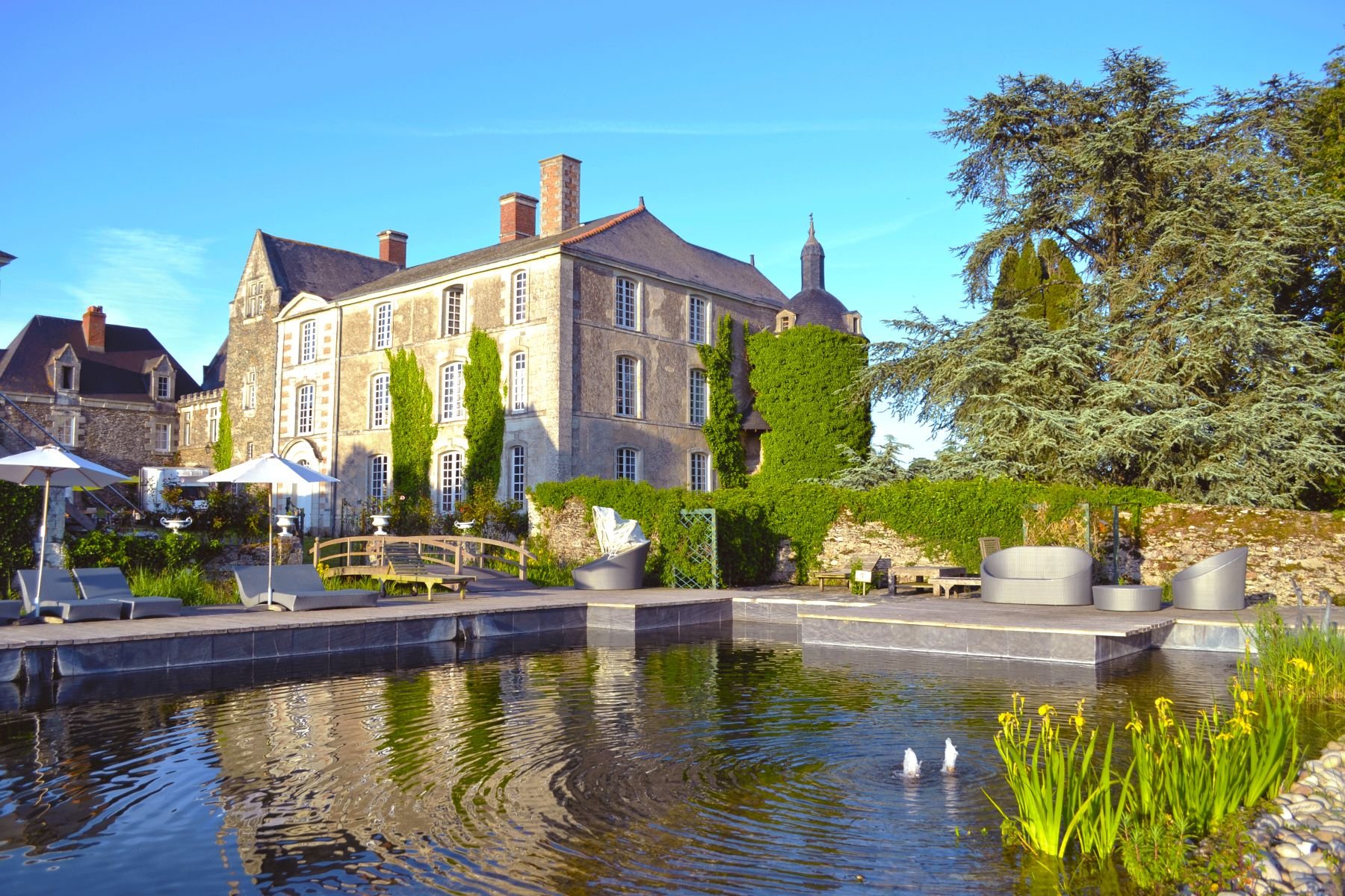 chateau epinay pool natural sun enjoy